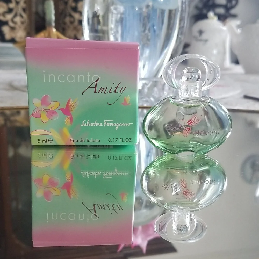 Salvatone Ferragamo eau De toilette ๐ - Picture 1 of 5